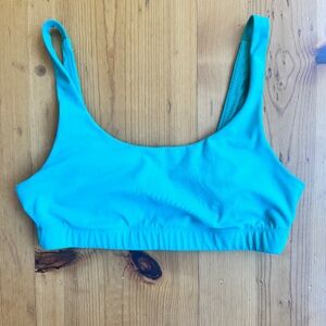 Vuori Alltheform sports bra size M